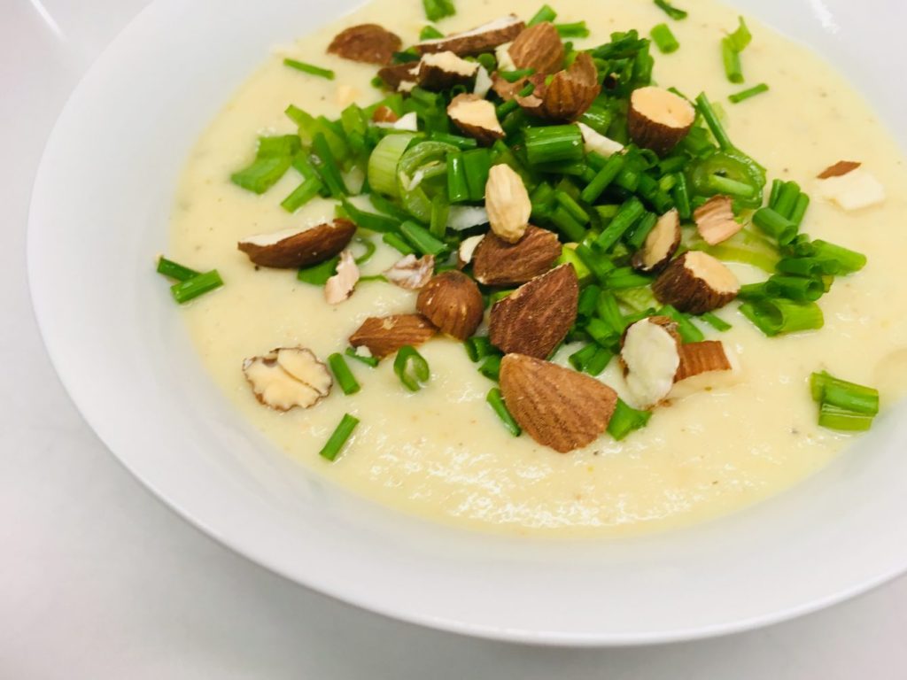Blumenkohl Mandel Knoblauch Suppe