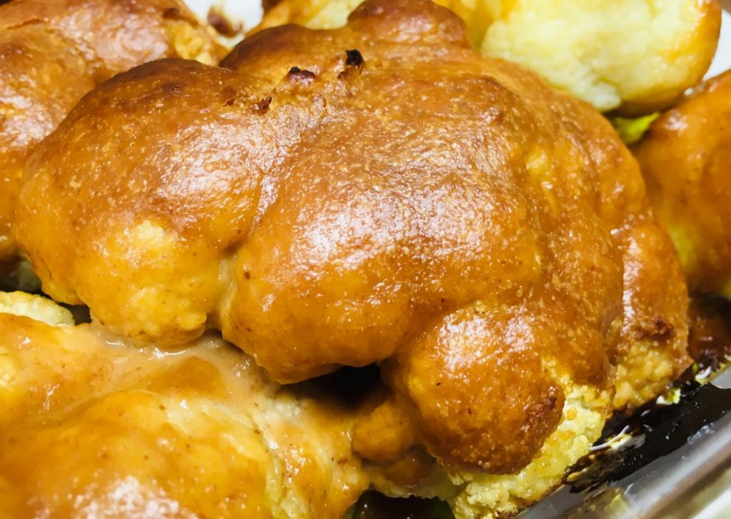 Gerösteter Blumenkohl mit Erdnuss-Miso-Sauce