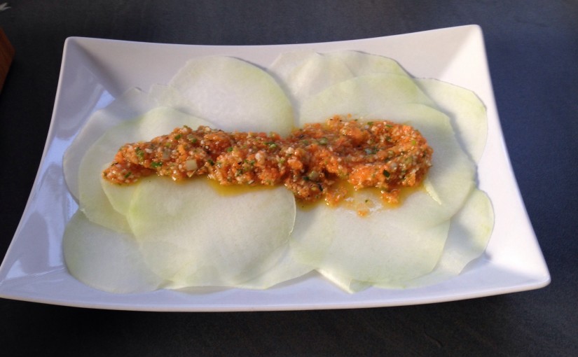 Kohlrabi Carpaccio mit Gemüse-Dressing