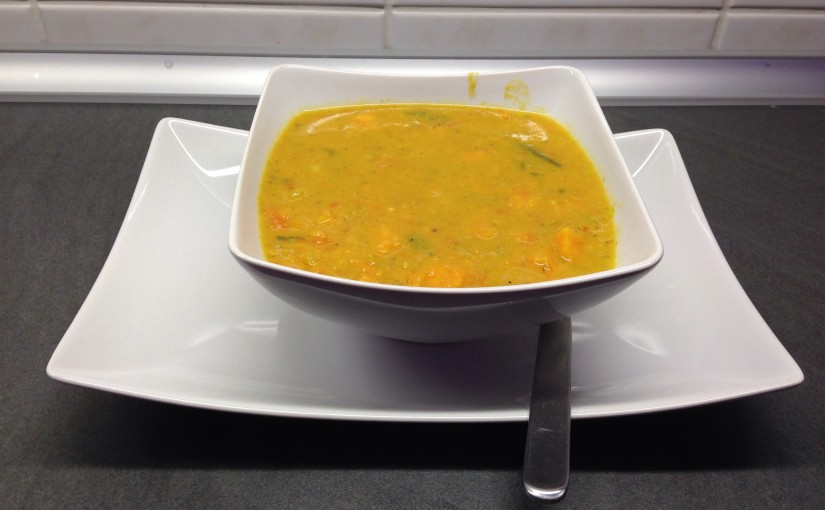 Süßkartoffel-Kichererbsen Suppe mit Zitronengras und Cashewkernen