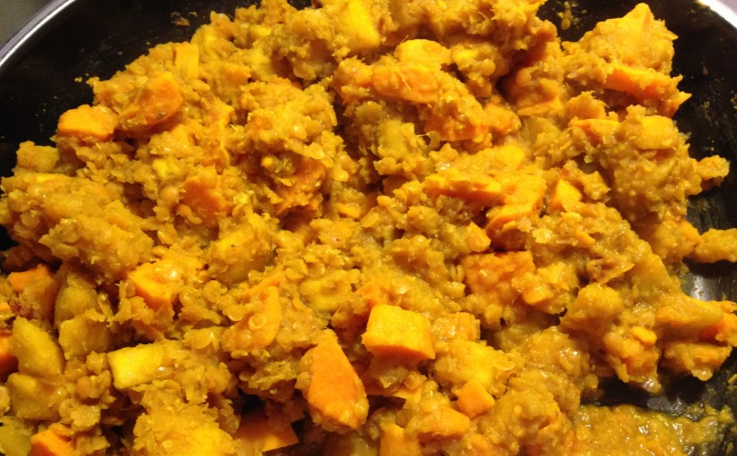 Linsen Süßkartoffel Curry mit Kochbananen