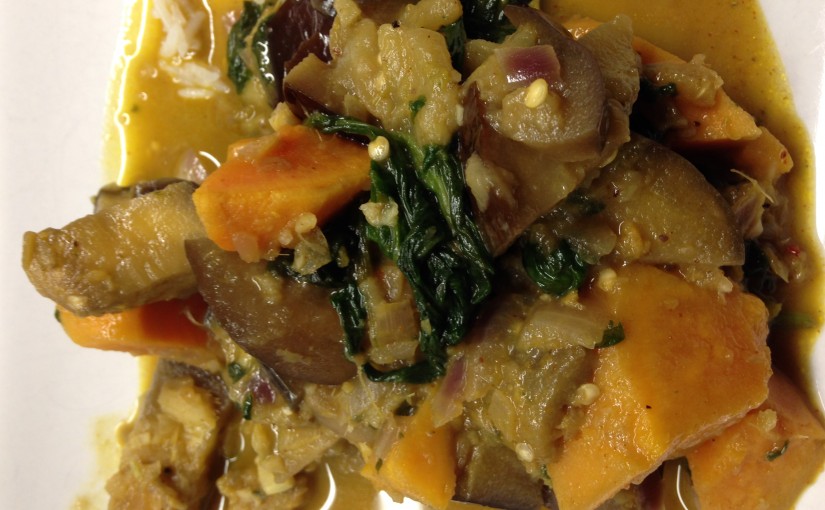 Süßkartoffel Auberginen Curry mit Spinat und Kokosmilch