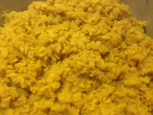 Muong Dal aus gelben Linsen