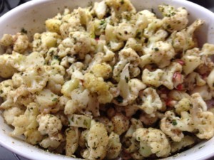 Gerösteter Blumenkohl mit Granatapfelkernen, Sesam und Minze