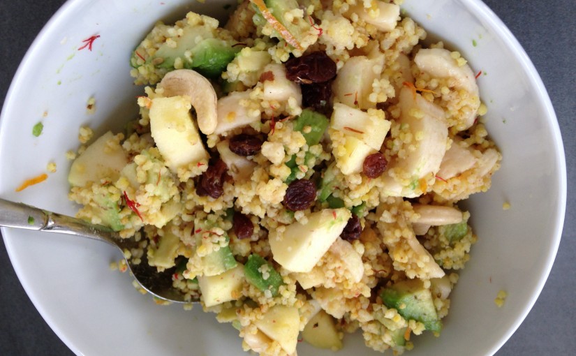 Hirse Frühstück mit Früchten