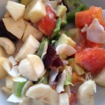 Avocado Papaya Bananen Frühstück mit Cashew Kokos und frischen Datteln