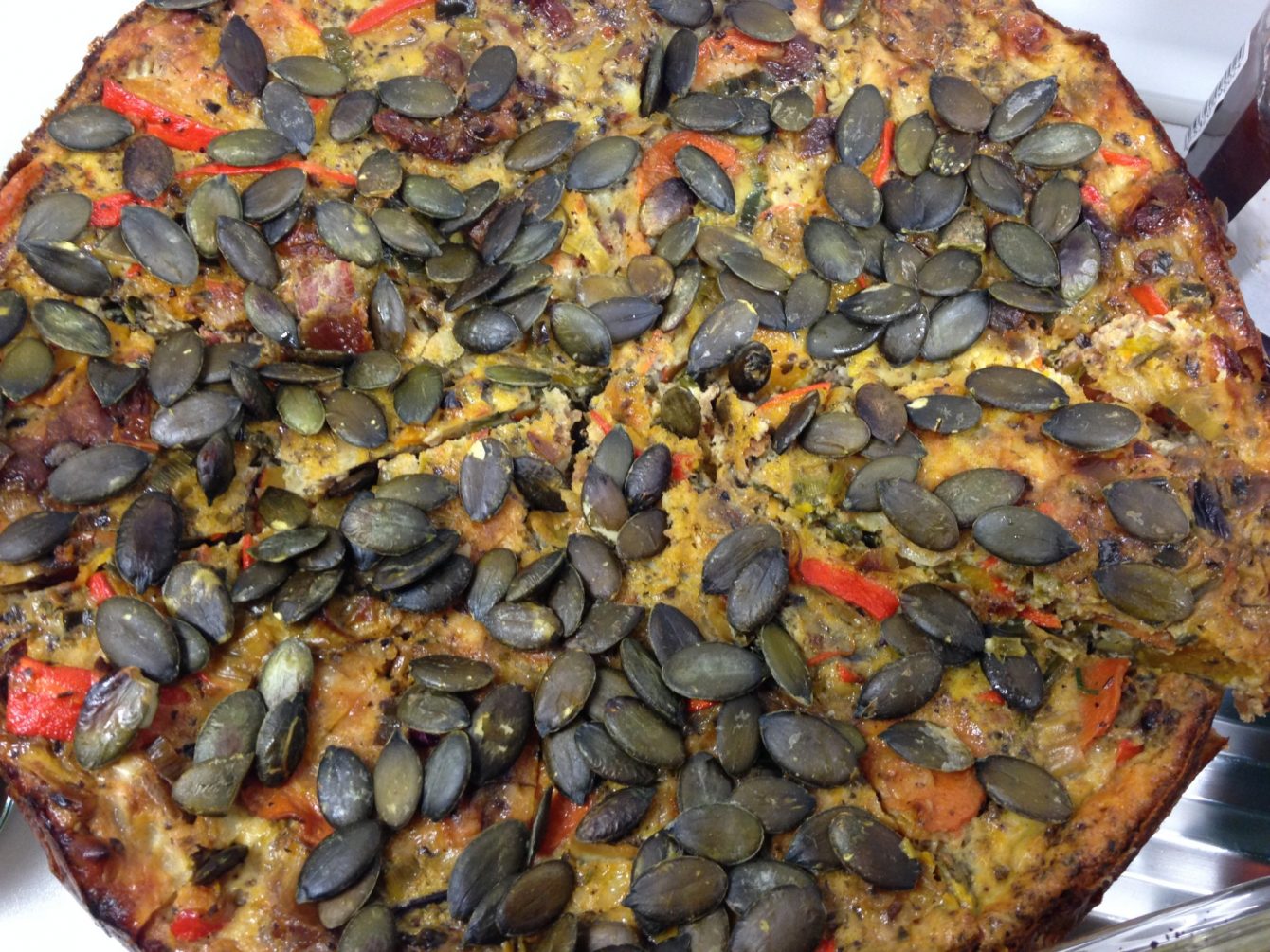 Kürbis Lauch Frittata mit Tomaten