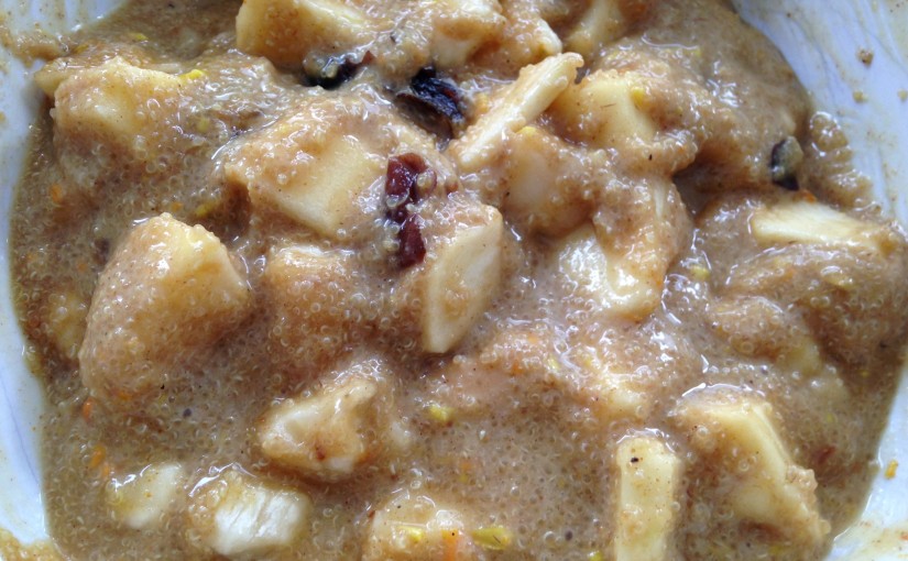Amaranth Porridge mit Birne Banane Cahew und Erdmandelmus
