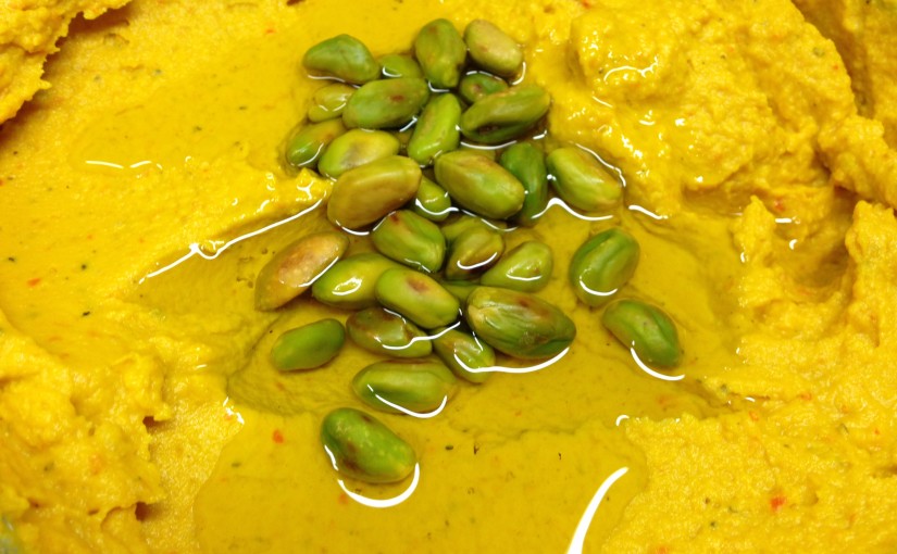 Kürbis Hummus mit Pistazien