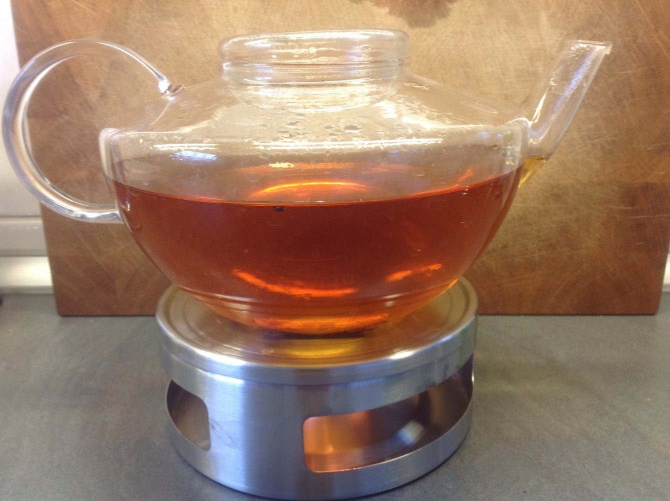 Schwarzer Tee mit Vanille, Zimt und Kardamom