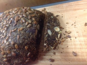 Glutenfreies Körnerbrot aus Nussmehl