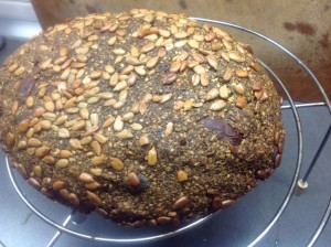 Glutenfreies Körnerbrot aus Nussmehl