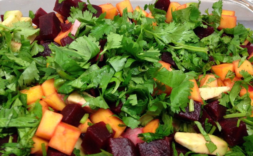 Rote Bete Mango Avocado Salat mit Rettich und Soja Wasabi Gari Ingwer Dressing