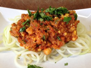 Kohlrabi Spaghetti mit Kichererbsen Bolognese