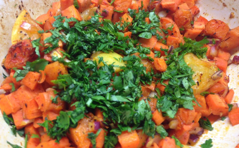 Möhrensalat mit Aprikosen, Honig, Harissa und Salzzitronen