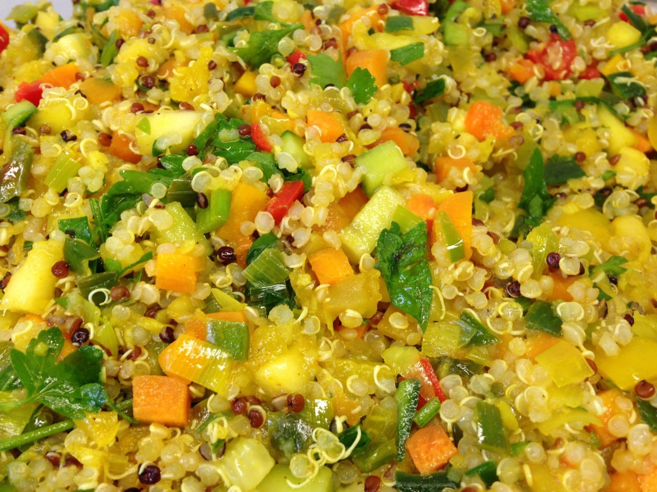 Quinoa Mango Salat