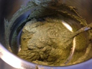 Mandel Avocado Minzpesto