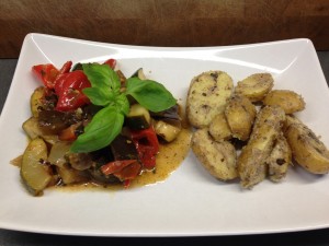 Auberginen Zucchini Gemüse mit Kräuterkartoffeln