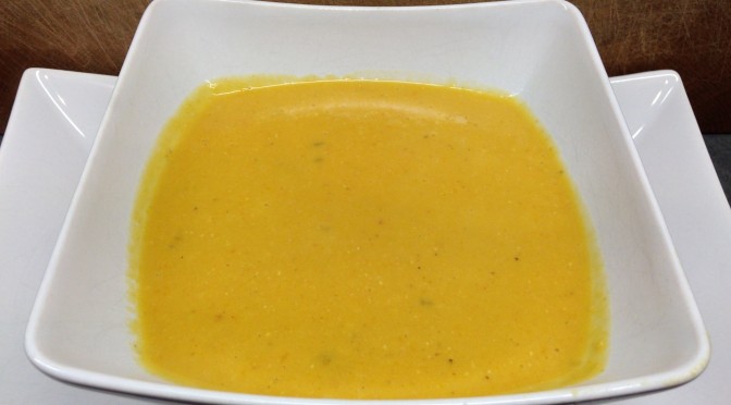 Erdnuss-Linsen Suppe mit Ketchup Manis