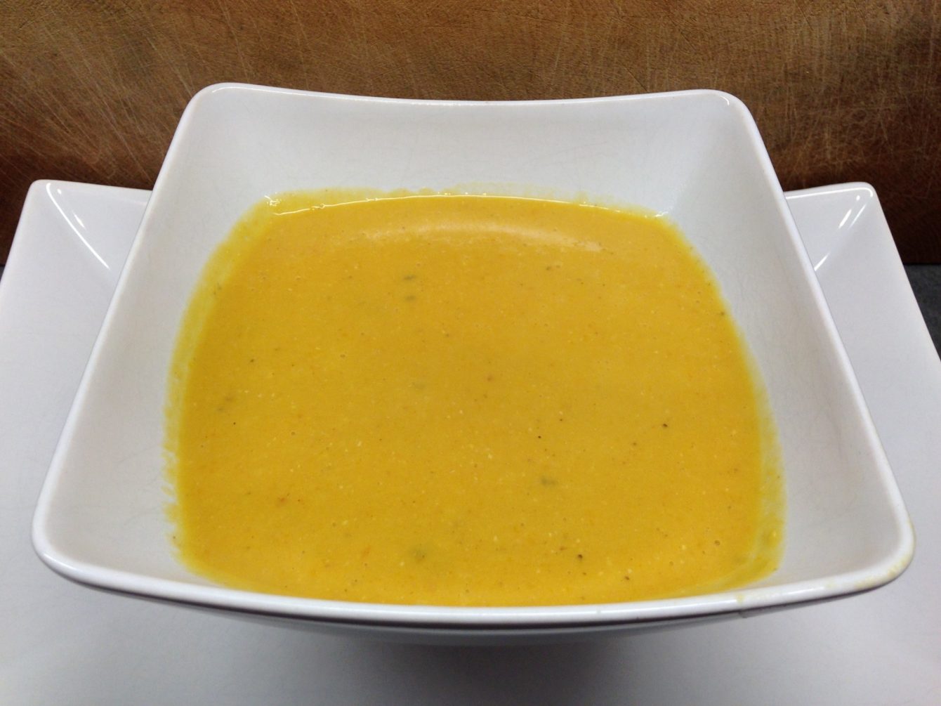 Erdnuss-Linsen Suppe mit Ketchup Manis