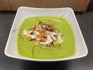 Erbsensuppe mit Kokos und Chili