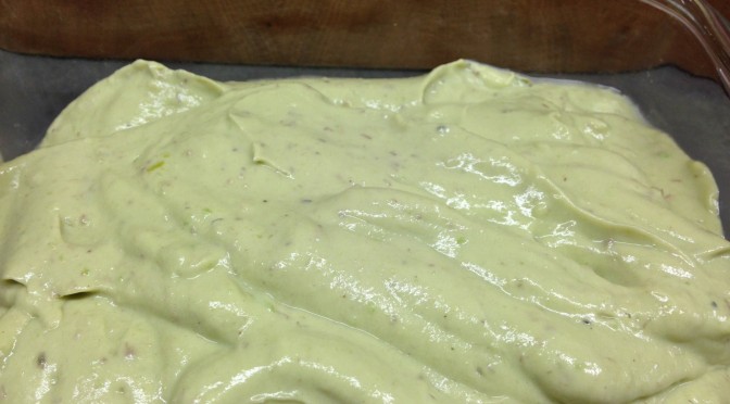 Avocado Dip mit Joghurt und Sesam