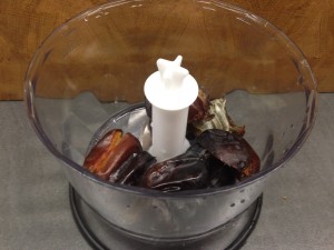 Datteln im Foodprozessor