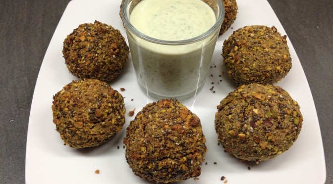 Falafel mit Pistazien und Sesam Minze Joghurt