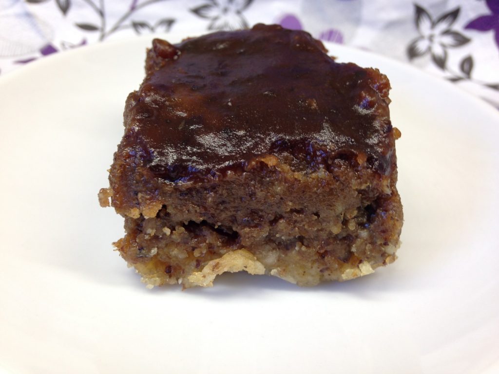 Mohnkuchen mit Mandelboden und Dattel Cashew Mohnpaste, vegan, glutenfrei