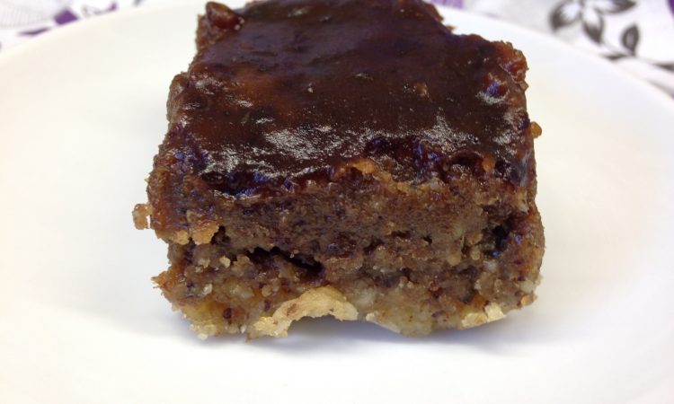 Mohnkuchen mit Mandelboden und Dattel Cashew Mohnpaste, vegan, glutenfrei