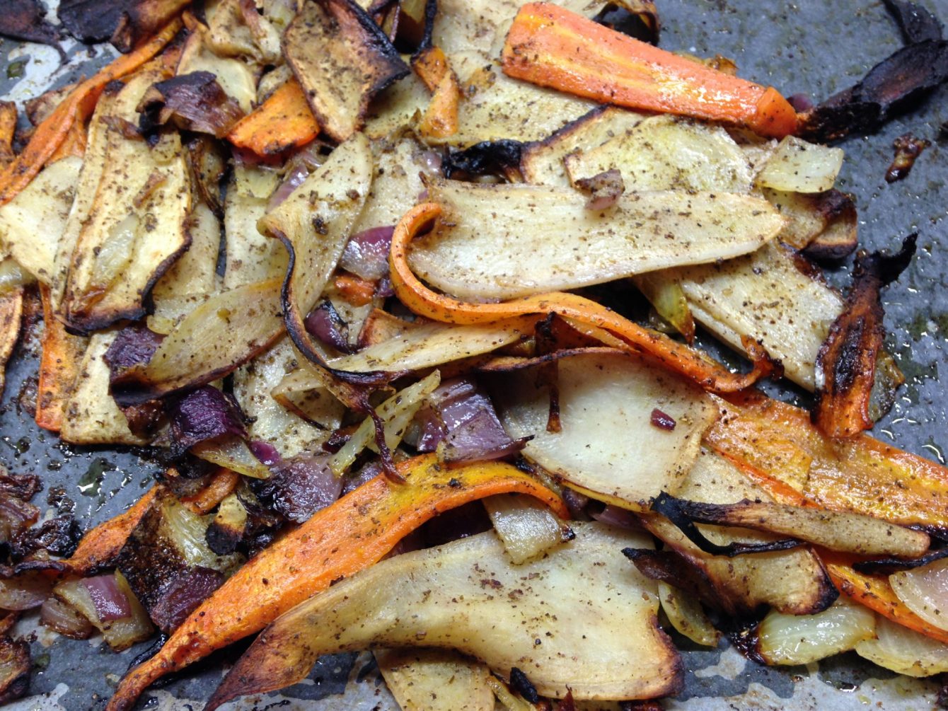 Geröstete Petersilienwurzeln mit Möhren und Za'atar