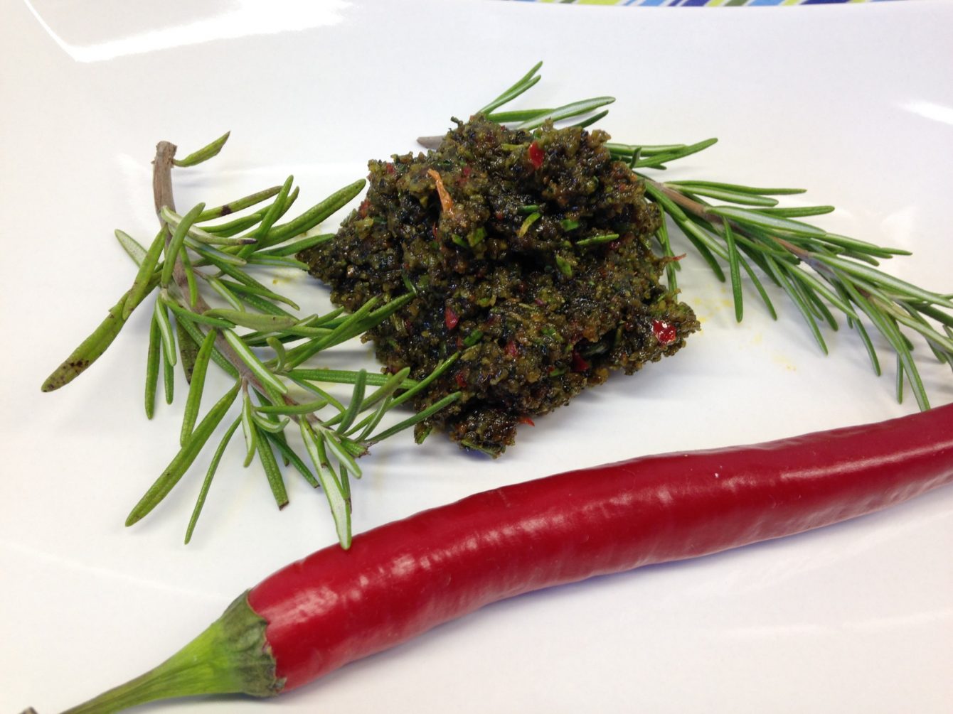 Kürbiskern Pesto mit Aprikosen, Rosmarin und Chili