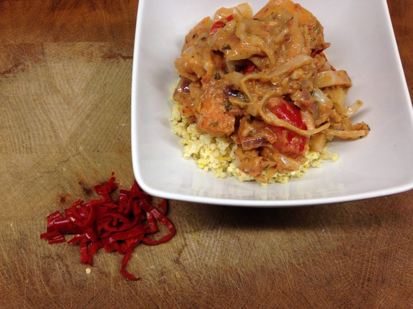 Afrikanischer Kürbis Eintopf mit Erdnuss und Chili