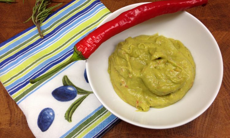 Avocado Dip mit Orangen, Erdnuss und Chili