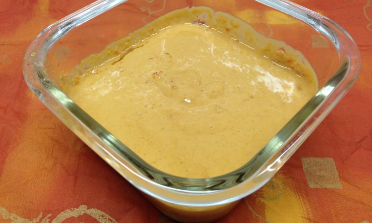 Erdnuss Chili Dip