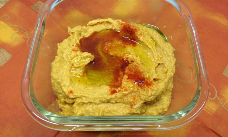 Scharfer Süßkartoffel Dip mit Tahini und Zitrone