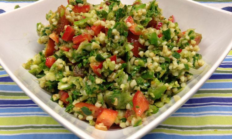 Mangold Bulgur Taboulé mit Rosinen und Minze