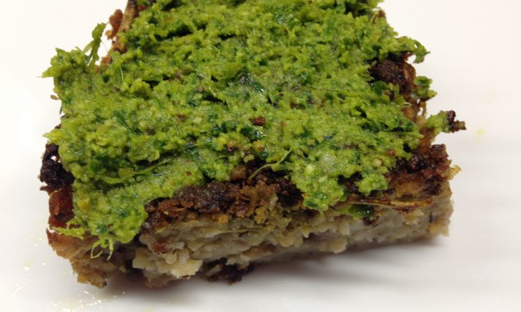 Libanesischer Kartoffel Bulgur Auflauf mit Haselnuss Pesto