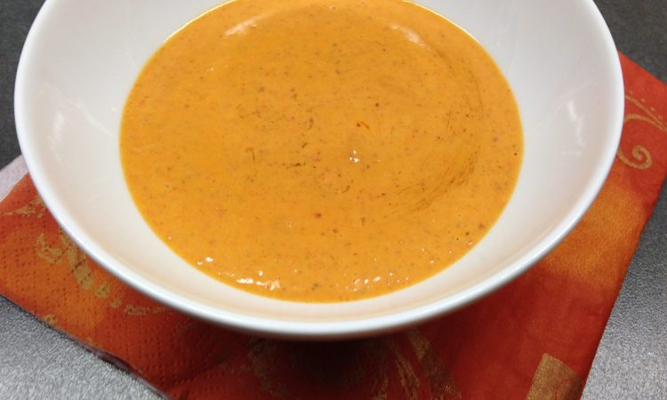 Erdnuss Chili Dressing