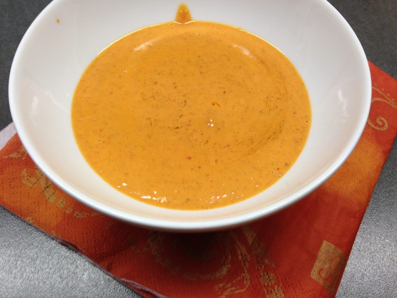 Erdnuss Chili Dressing