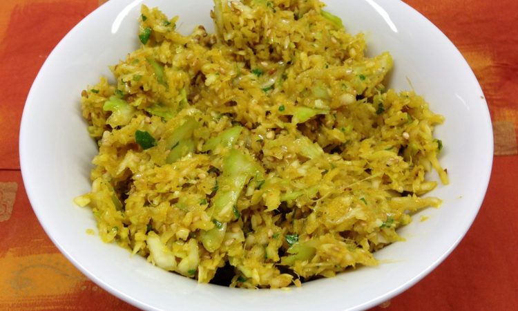 Weißkraut Salat mit Kokos Curry Dressing
