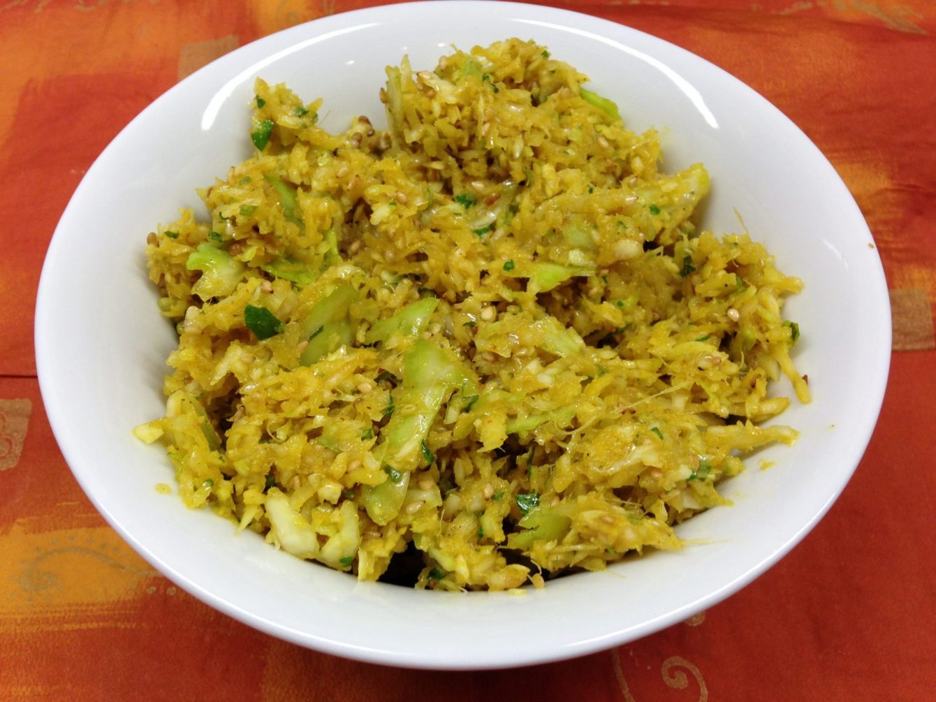 Weißkraut Salat mit Kokos Curry Dressing