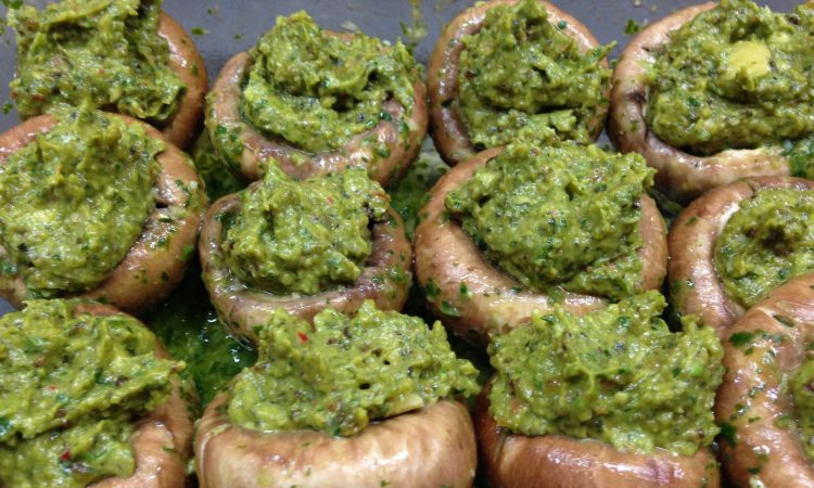 Champignons mit Pesto