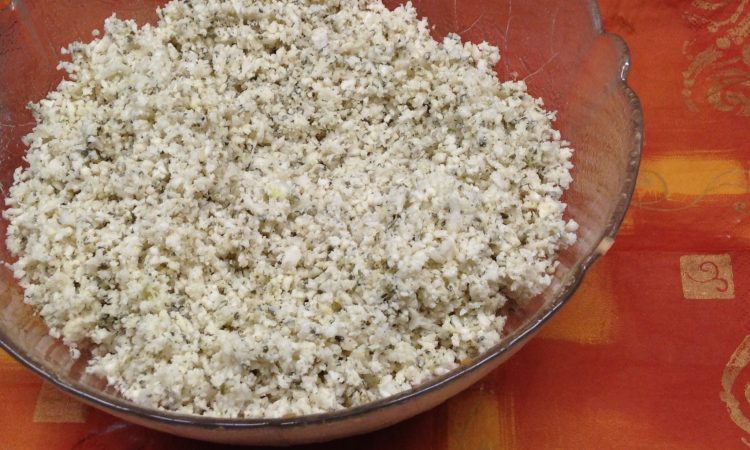 Rohkost Blumenkohl Couscous mit Kürbiskernen