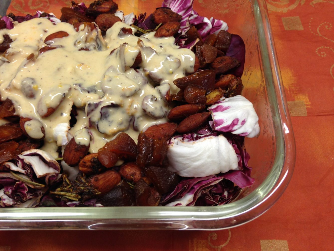 Blumenkohl Reis Salat mit Radicchio, Aprikosen, Mandeln