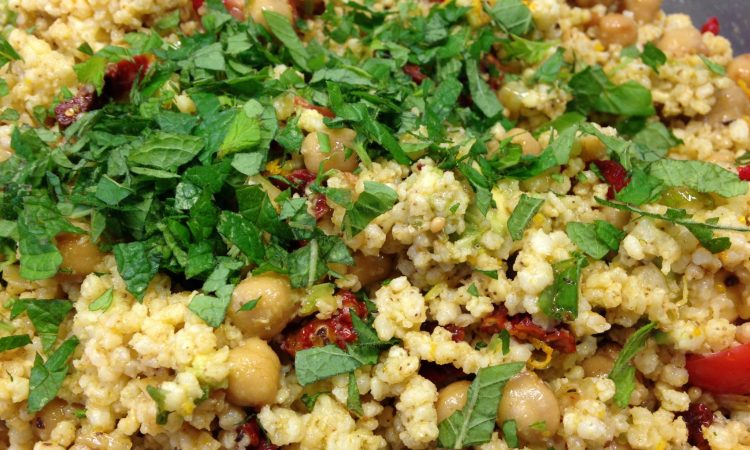 Hirse Taboulé mit Avocado und Goji Beeren