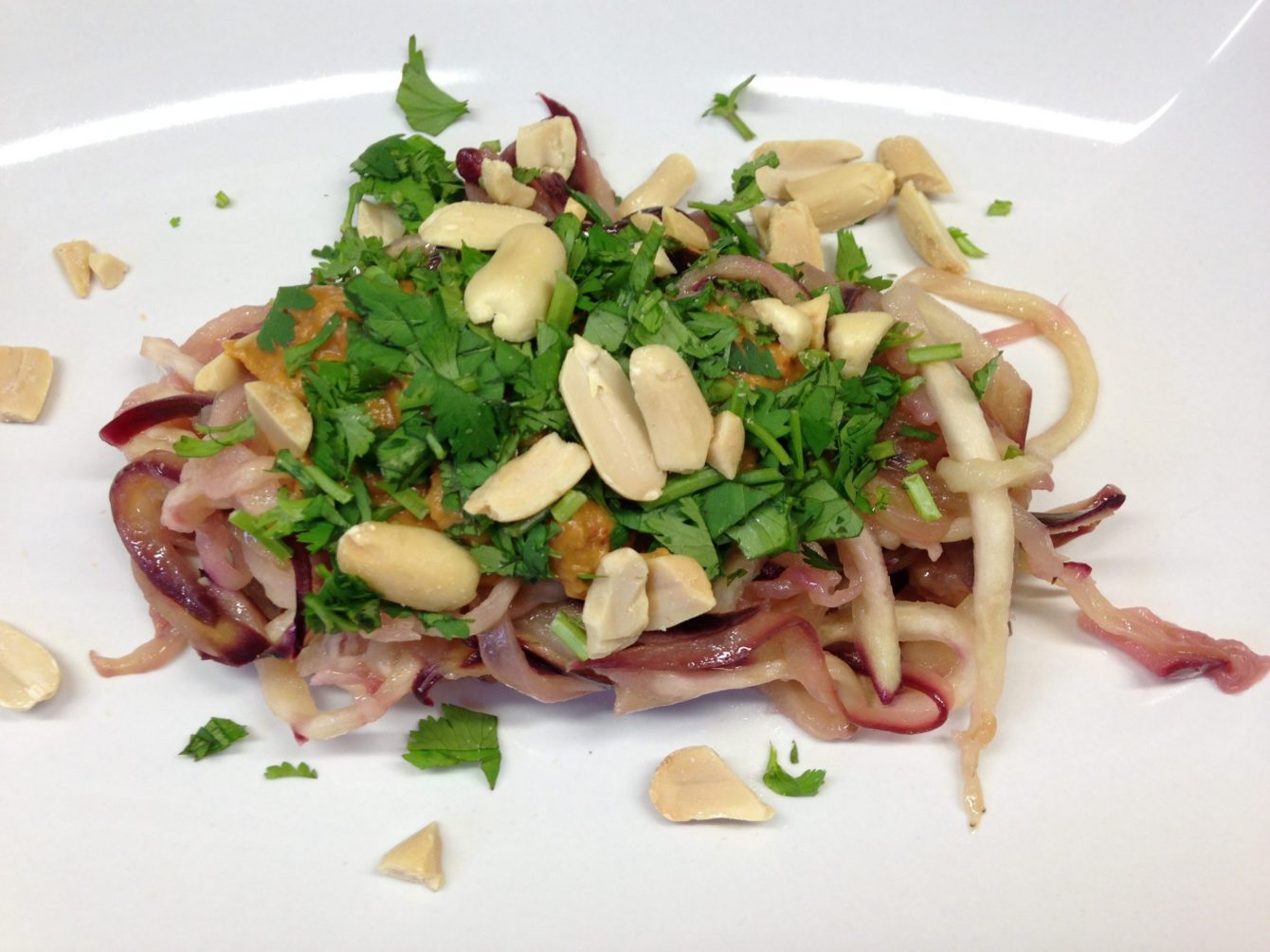 Auberginen Pasta mit Erdnuss Chili Satay Sauce