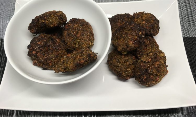 Brokkoli Falafel mit Cashew und Chia