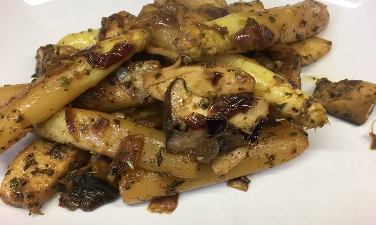 Gebratener Spargel mit Pilzen und Balsamico Knoblauch Marinade