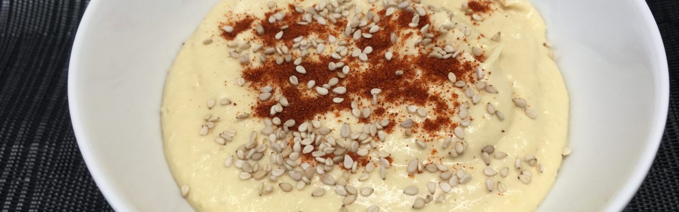 Klassischer Hummus aus Kichererbsen